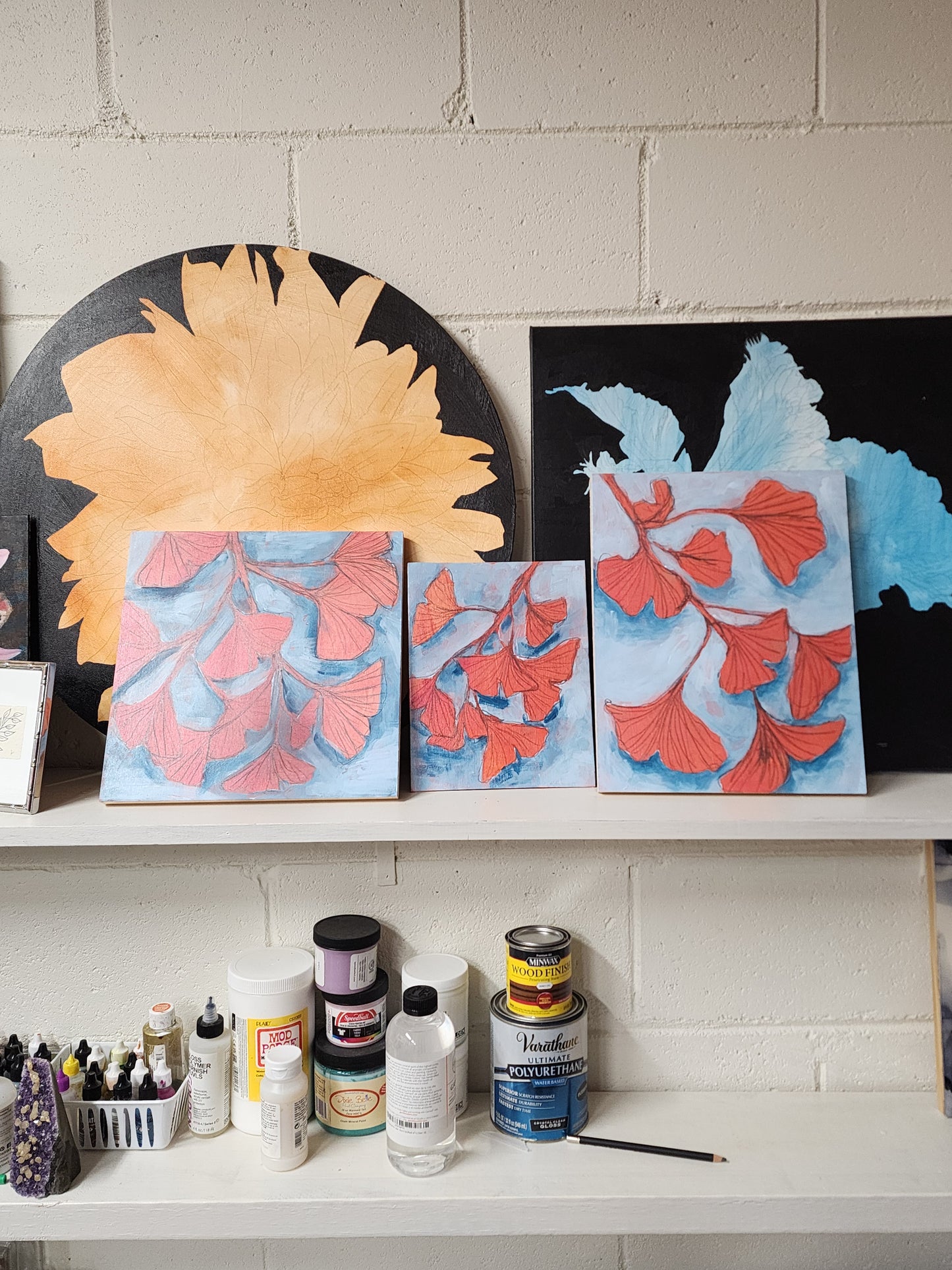 **Join Our Ginkgo Leaves & Abstract Backgrounds Painting Night! 🌿🎨**
